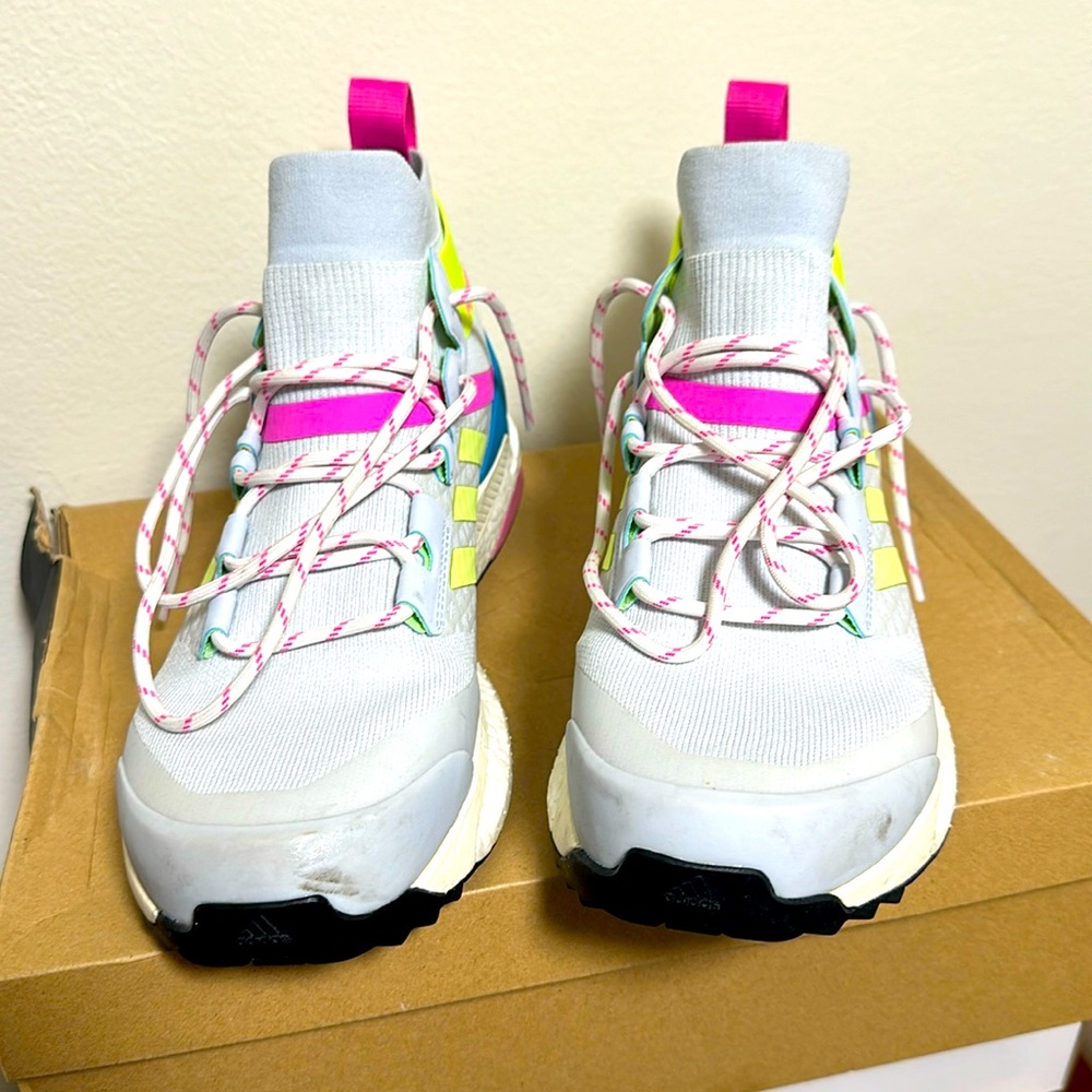 Women’s Sneakers